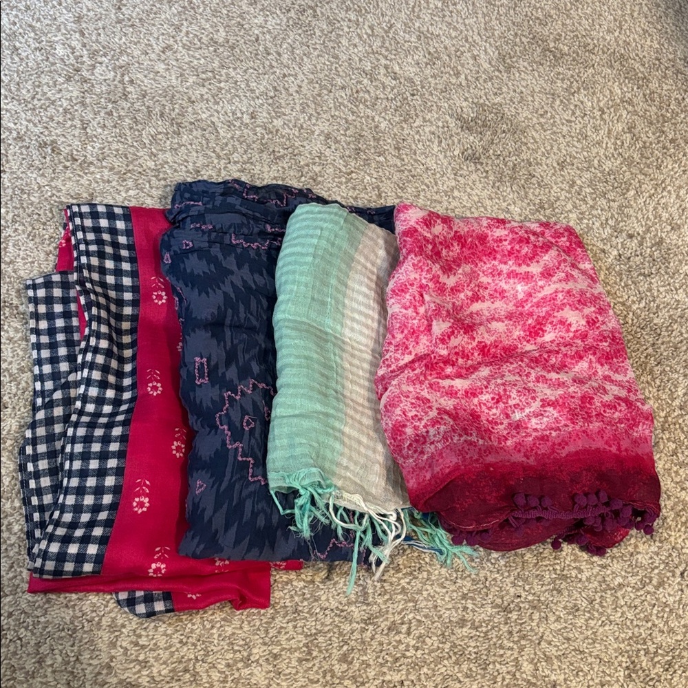 American Eagle Abercrombie & Fitch Scarves Bundle of spring infinity scarves